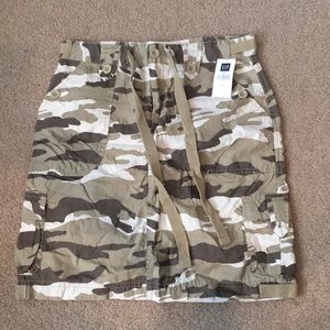 Gap camo skirt🌻